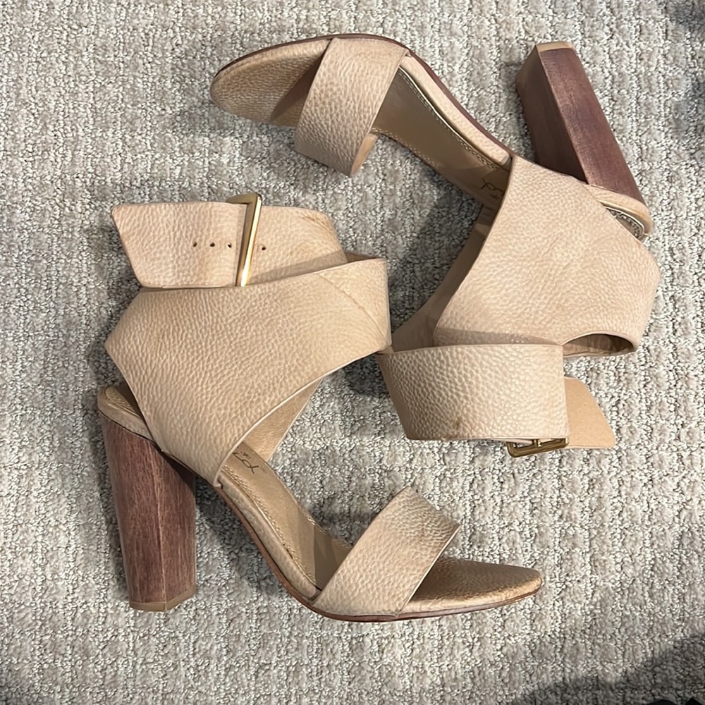 Splendid sandal heels nude natural color size 6.5